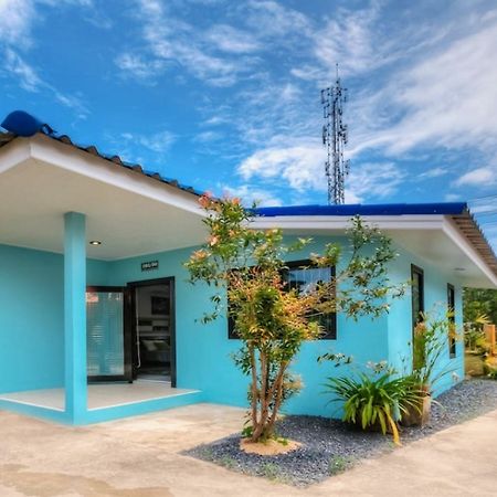 Aquatoria Phuket Bangtao Villa Szurin-part Kültér fotó
